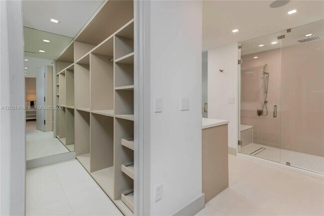 Building Photo - 301 Shore Dr E