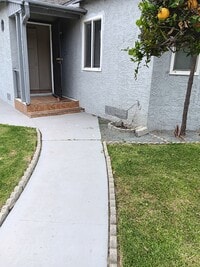 Building Photo - 3919 Fernwood Ave