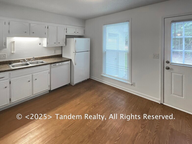 Building Photo - 4833 Sheffield Dr