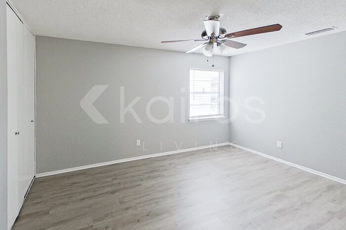 Building Photo - 12211 Knight Dr