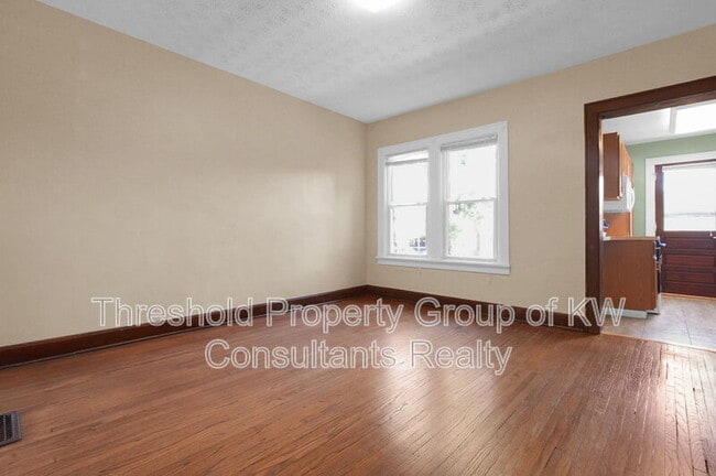 Building Photo - 1126 Northwest Blvd