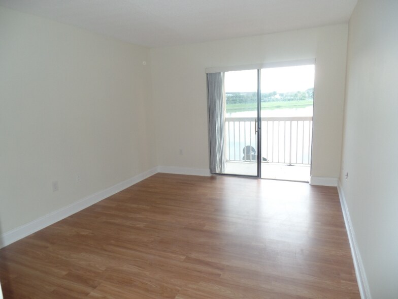 Building Photo - 5200 NW 31st Ave