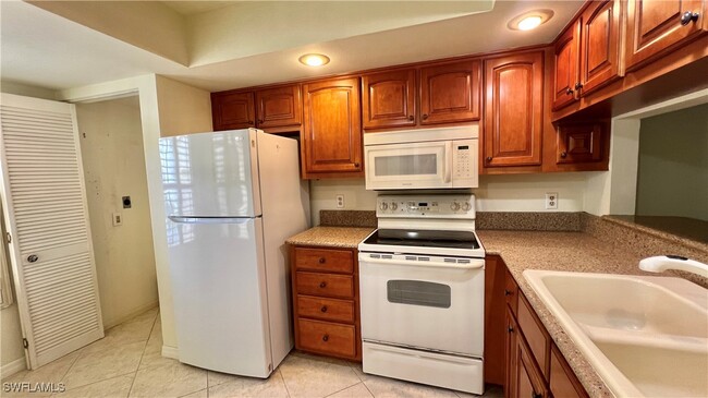 Building Photo - 15126 Parkside Dr
