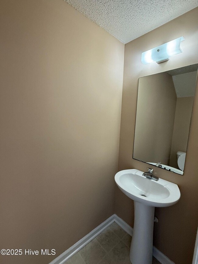 Building Photo - 364 Bracken Pl