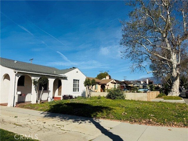 Building Photo - 5717 Alessandro Ave