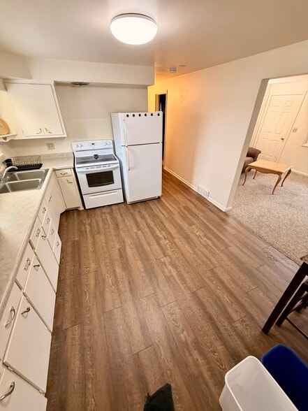 Primary Photo - 310 Poplar St