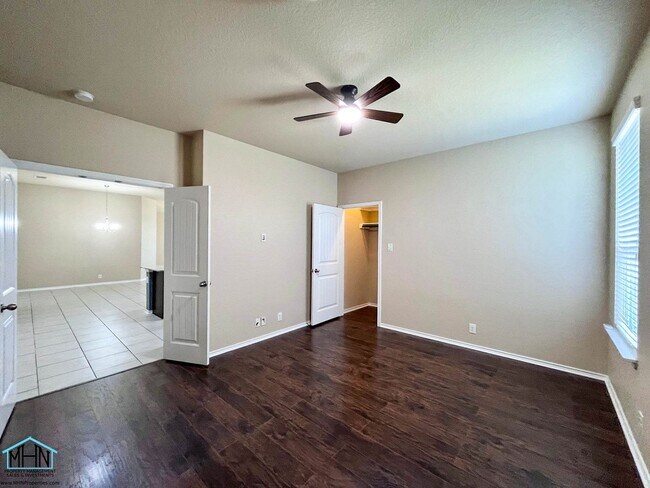 Building Photo - A Stunning 5-Bedroom, 3.5-Bathroom Home in the Heart of San Antonio, Texas!