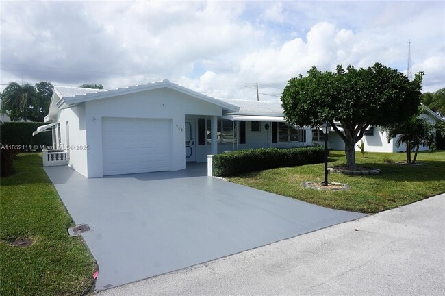 Primary Photo - 708 SW 24th St