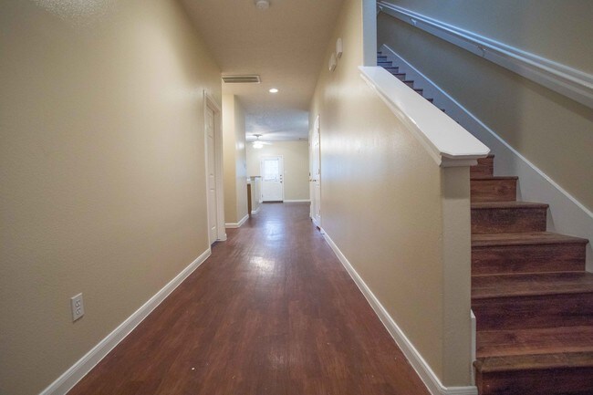 Building Photo - 7824 Comal St