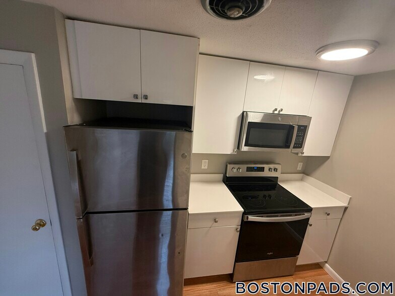 Building Photo - 50 Evergreen St