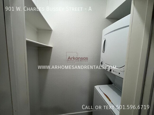 Building Photo - 901 W Charles Bussey Ave