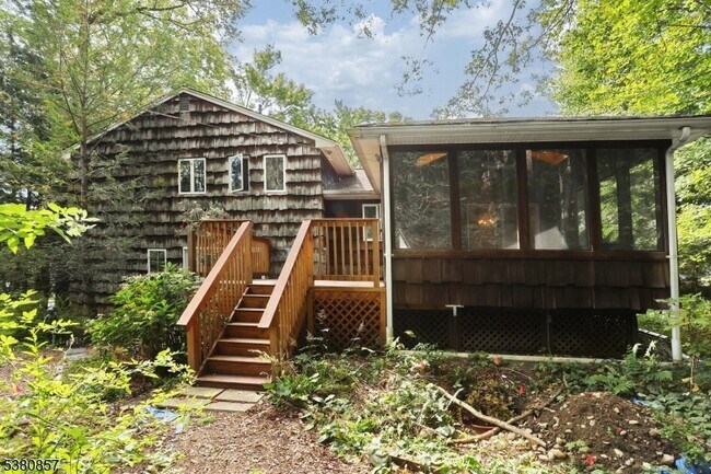 Building Photo - 6 Catherine Ct