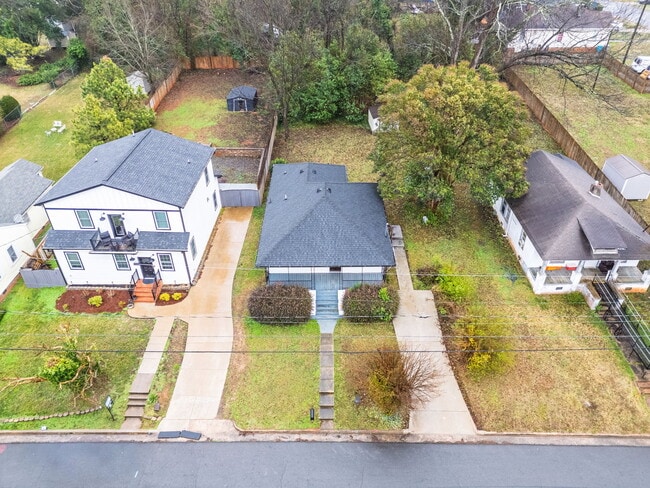 Building Photo - 306 Sacco St