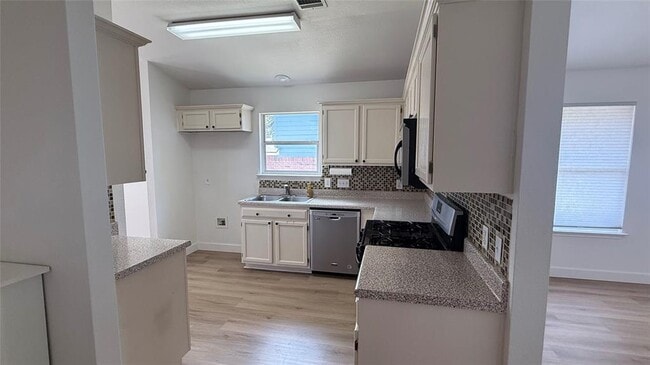 Building Photo - 1207 Darless Dr