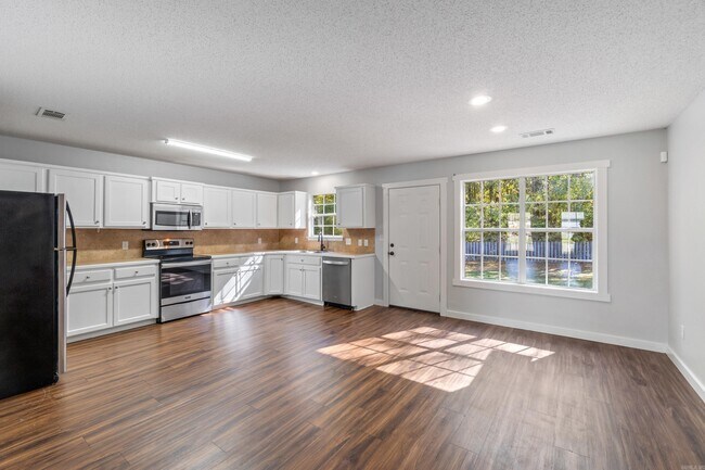 Building Photo - 337 Lamplighter Dr