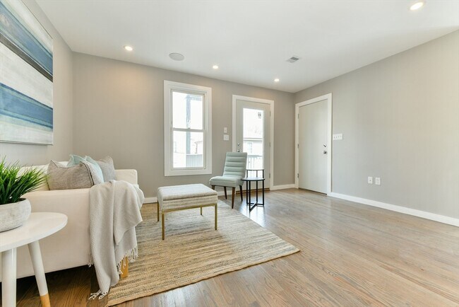 Building Photo - 14-16-16 Newport St