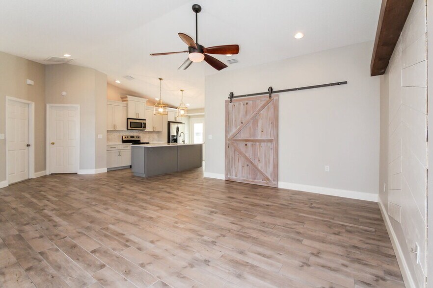 Building Photo - 4212 1st Ave NE