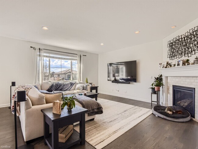 Building Photo - 5 br, 4 bath House - 664 Tiger Lily Way