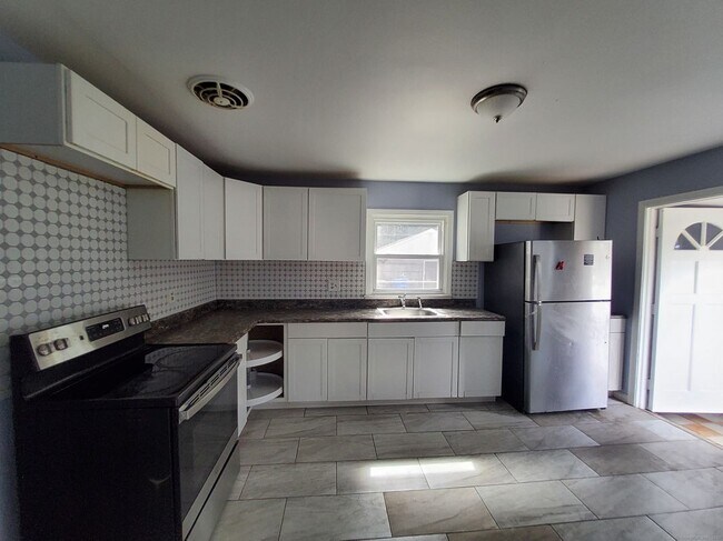 Primary Photo - 707 Circular Ave