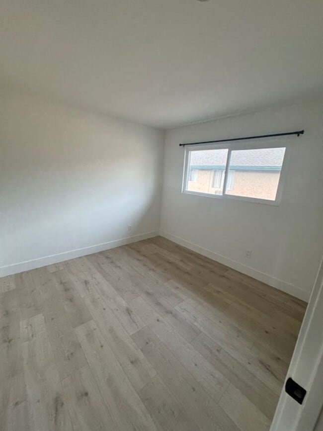 Building Photo - Torrington Circle Westminister