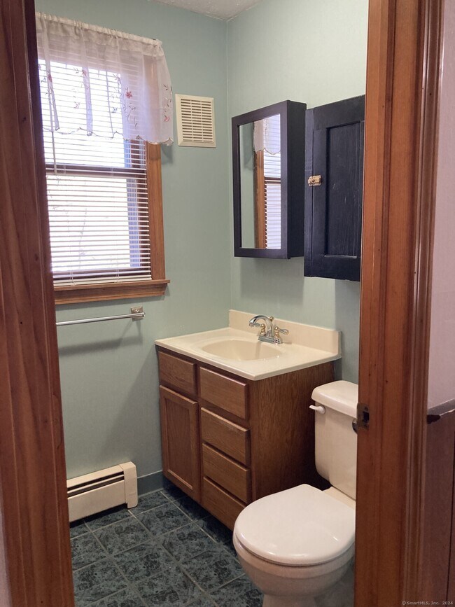 Building Photo - 5 Ridge Rd