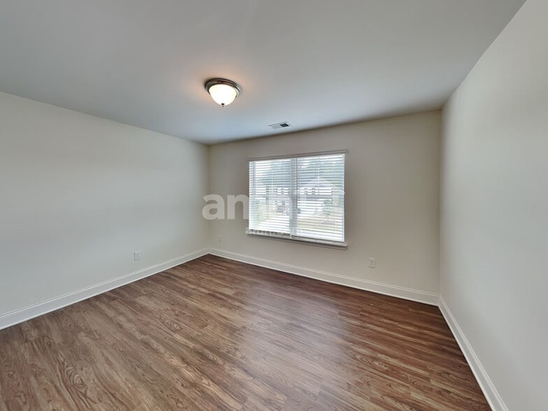 Building Photo - 2467 Napa Valley Dr