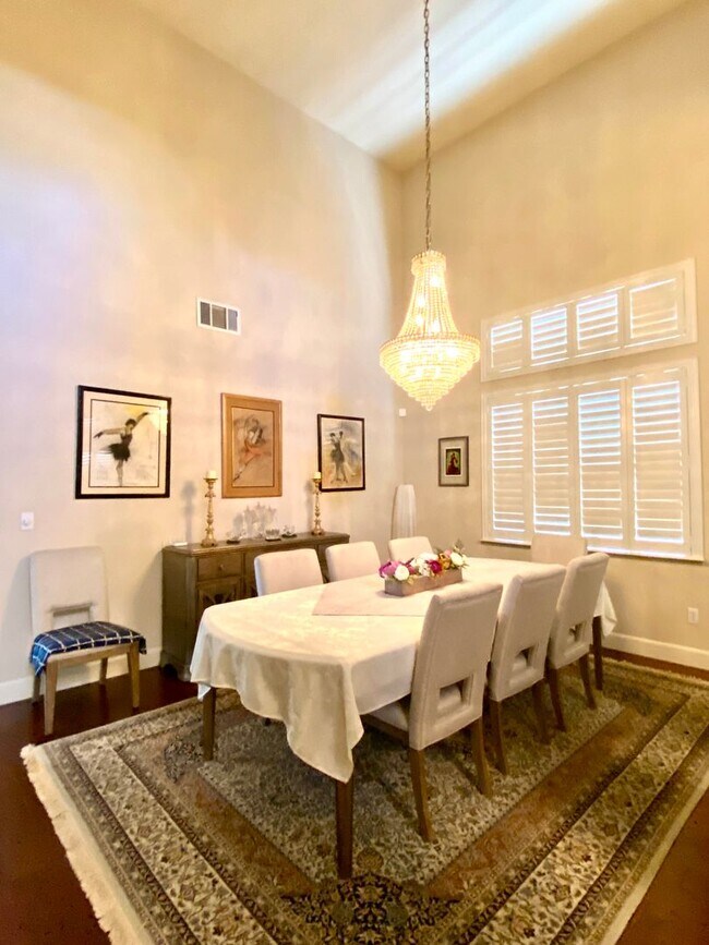 Building Photo - Fully Furnished Single-Family Home in San ...