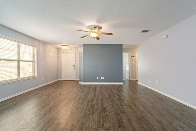 Building Photo - 4908 Meadow Trails Dr