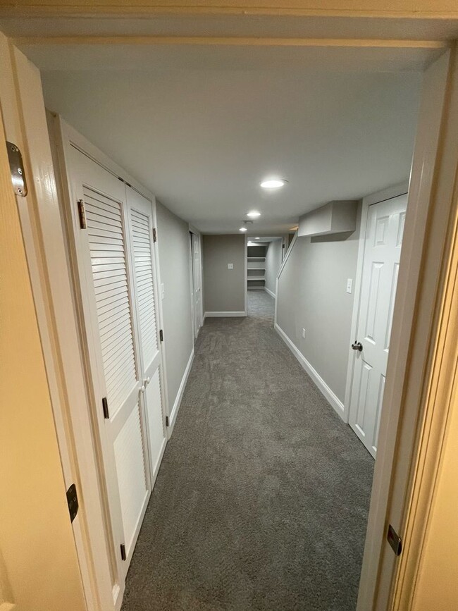 Building Photo - Bright 3-Bed, 2.5-Bath Gem Next to Patters...