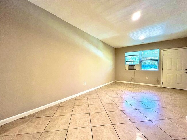 Building Photo - 104 S Lake Starr Blvd