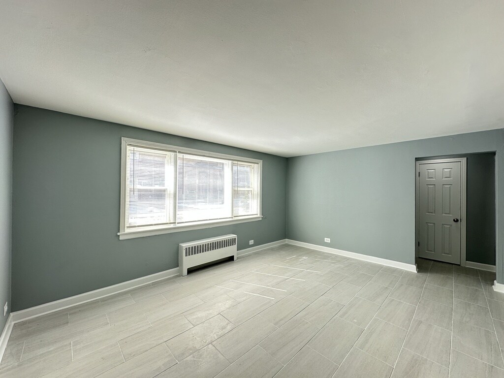 Building Photo - 6721 N California Ave