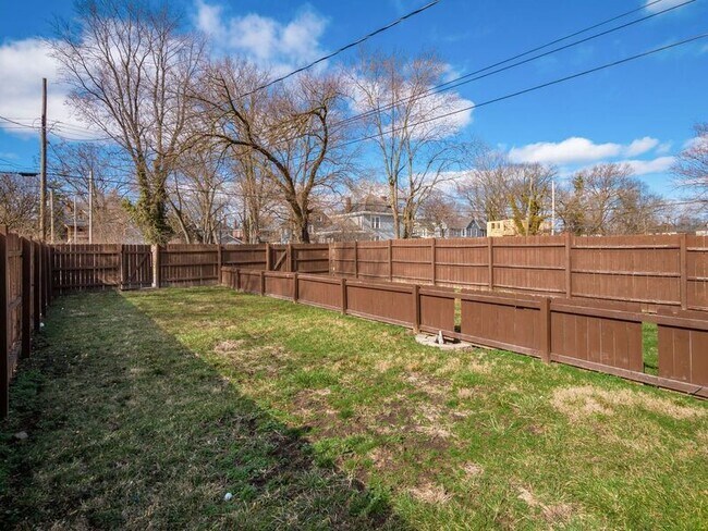 Building Photo - 561 Kimball Pl