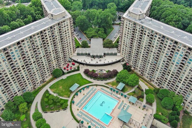 Building Photo - 5225 Pooks Hill Rd