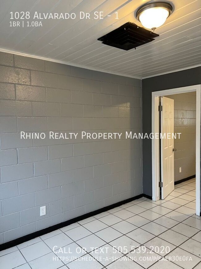 Building Photo - 1st Month Rent Free! Remodeled 1 Bedroom, ...