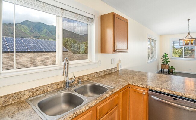 Building Photo - Waikapu Gardens 4 Bed/3 Bath, Beautiful Ho...
