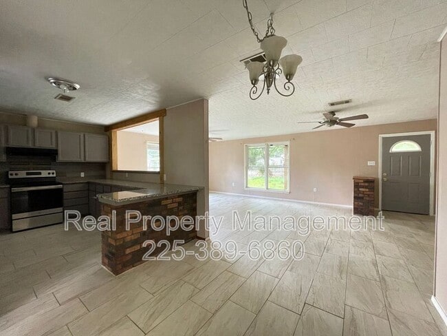 Building Photo - 18322 Eldon St