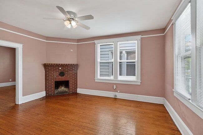 Building Photo - 325 50th St