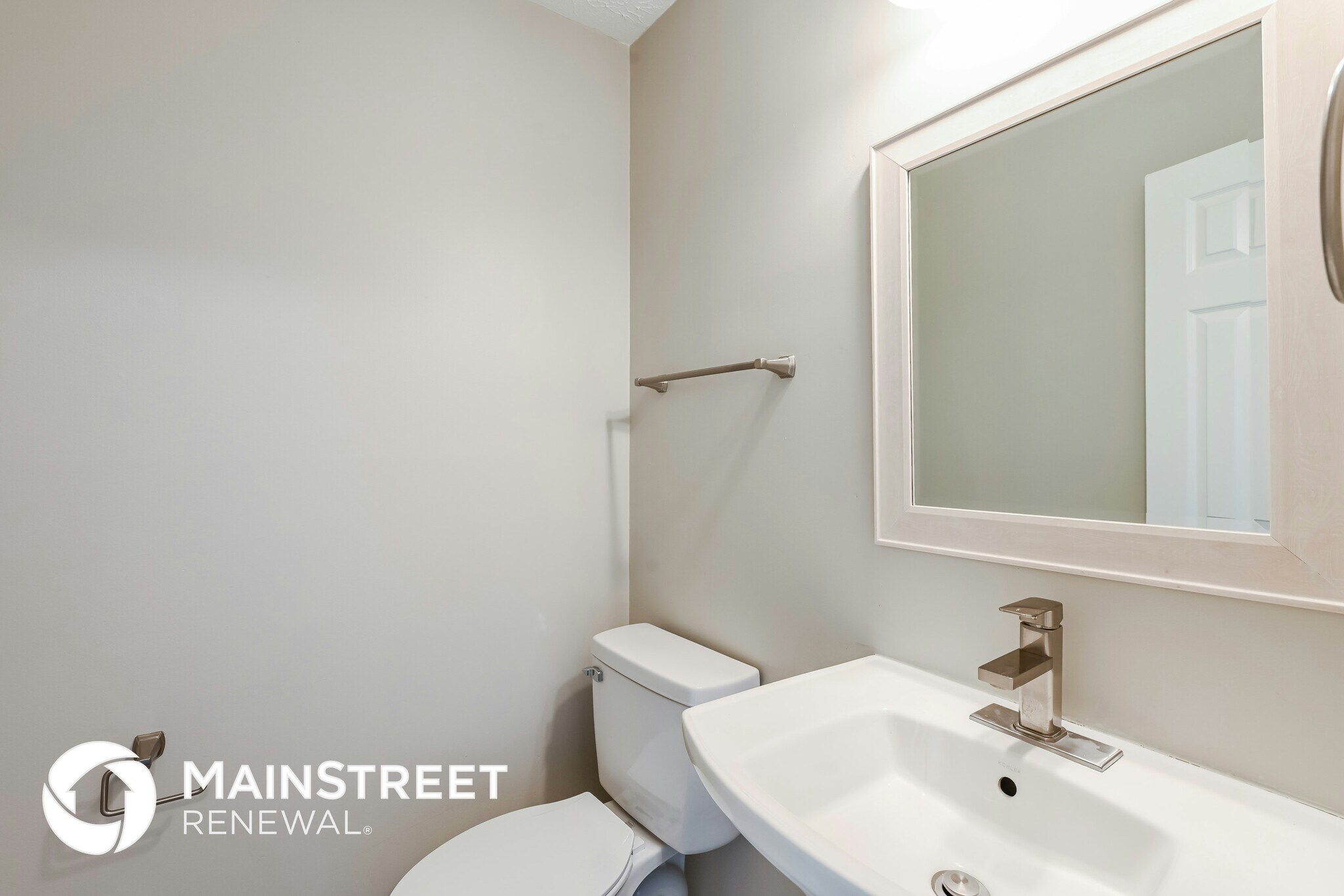 Building Photo - 493 Stonemill Manor