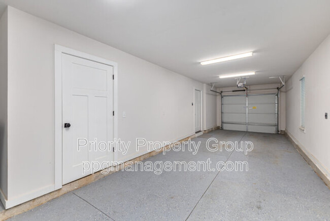 Building Photo - 5048 York Park Ln