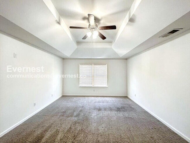 Building Photo - Limited Time Special Offer / 3 Bed/2.5 Bath Home with Garage / Pet-Friendly / Vouchers Accepted /...