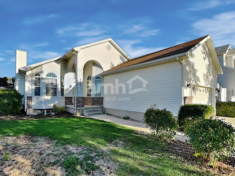 Primary Photo - 3595 S Feulner Dr