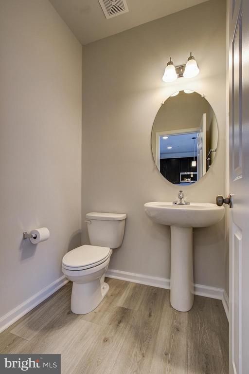 Building Photo - 14217 Travilah Rd