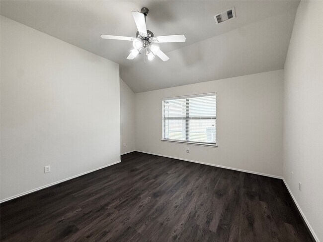 Building Photo - 24810 Lazy Tee Ln