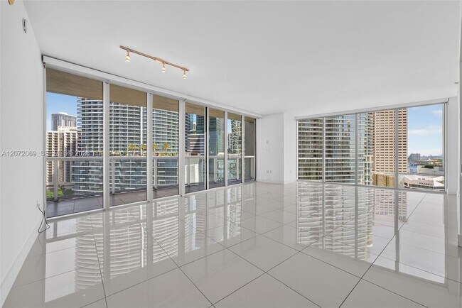 Building Photo - 465 Brickell Ave