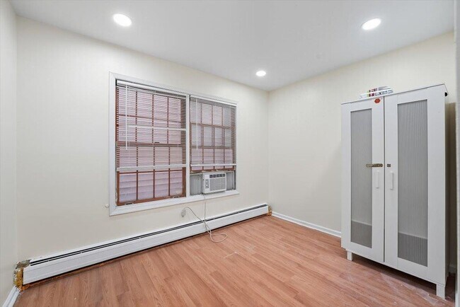 Building Photo - 56 POPLAR St