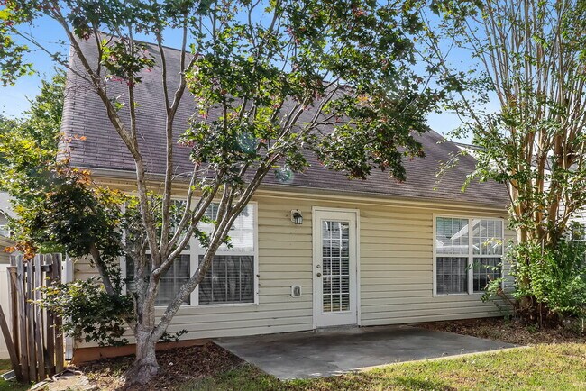 Building Photo - 236 Arrowhead Dr