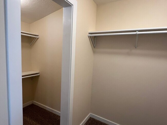 Building Photo - Recently Updated 3 Bedroom near OTC
