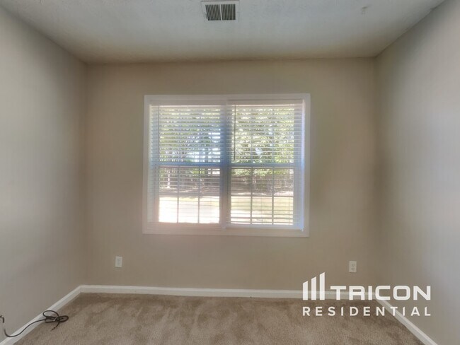 Building Photo - 1027 Maple Leaf Dr