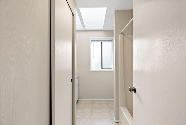 Building Photo - Light & Airy 2-Bedroom Tumwater Apartment with Pool, Covered Parking & Full-Size W/D