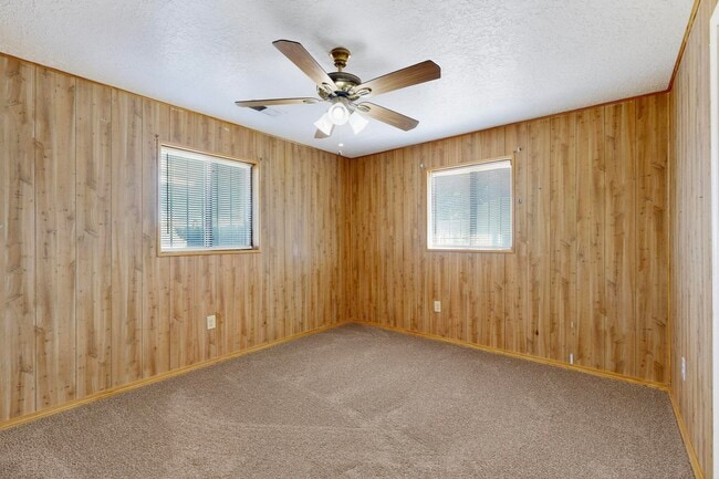 Building Photo - 1012 San Pedro Dr SE